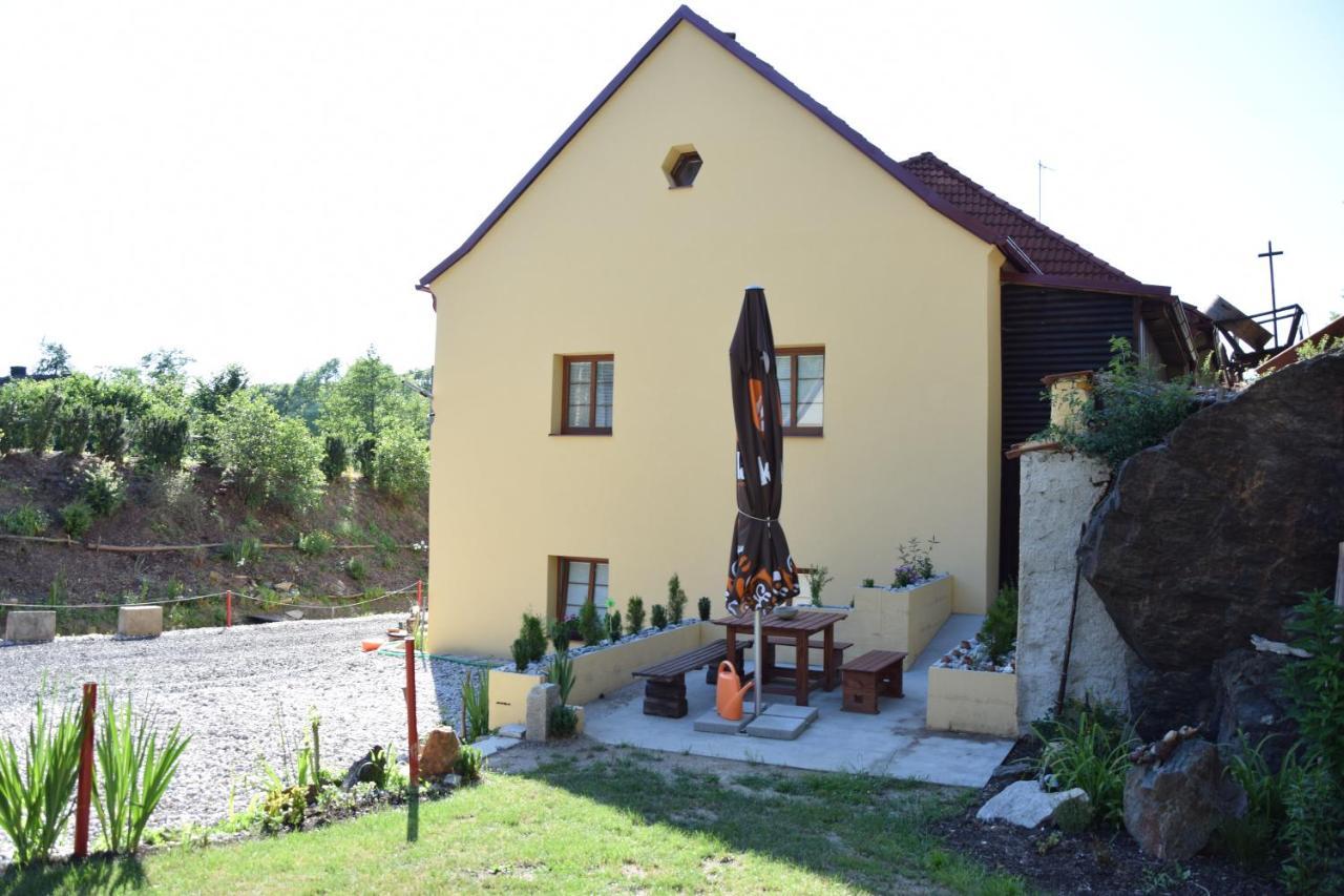 Apartmany Pod Klasterem Kladruby  Екстериор снимка