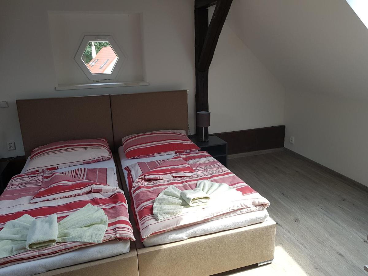 Apartmany Pod Klasterem Kladruby  Екстериор снимка